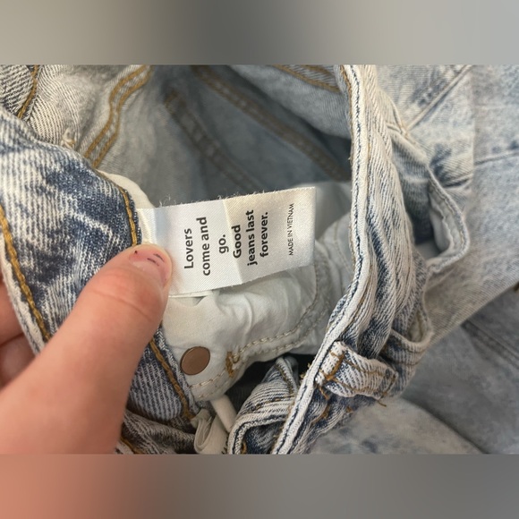 High Rise Light Wash Ripped Jeans - Picture 5 of 6